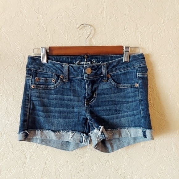 American Eagle Stretch Denim Jean Shorts Cuffed Frayed Sz 2 - Picture 1 of 9